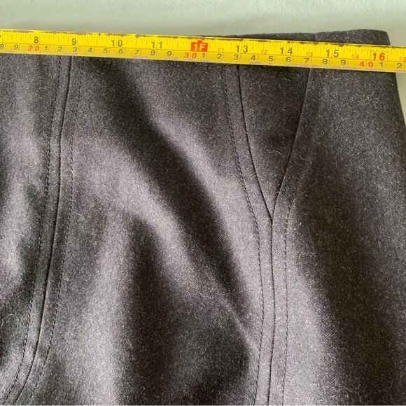 Akris Punto Black A Line Skirt 100% Wool size 10 Classic Business Casual Demure - Picture 6 of 10